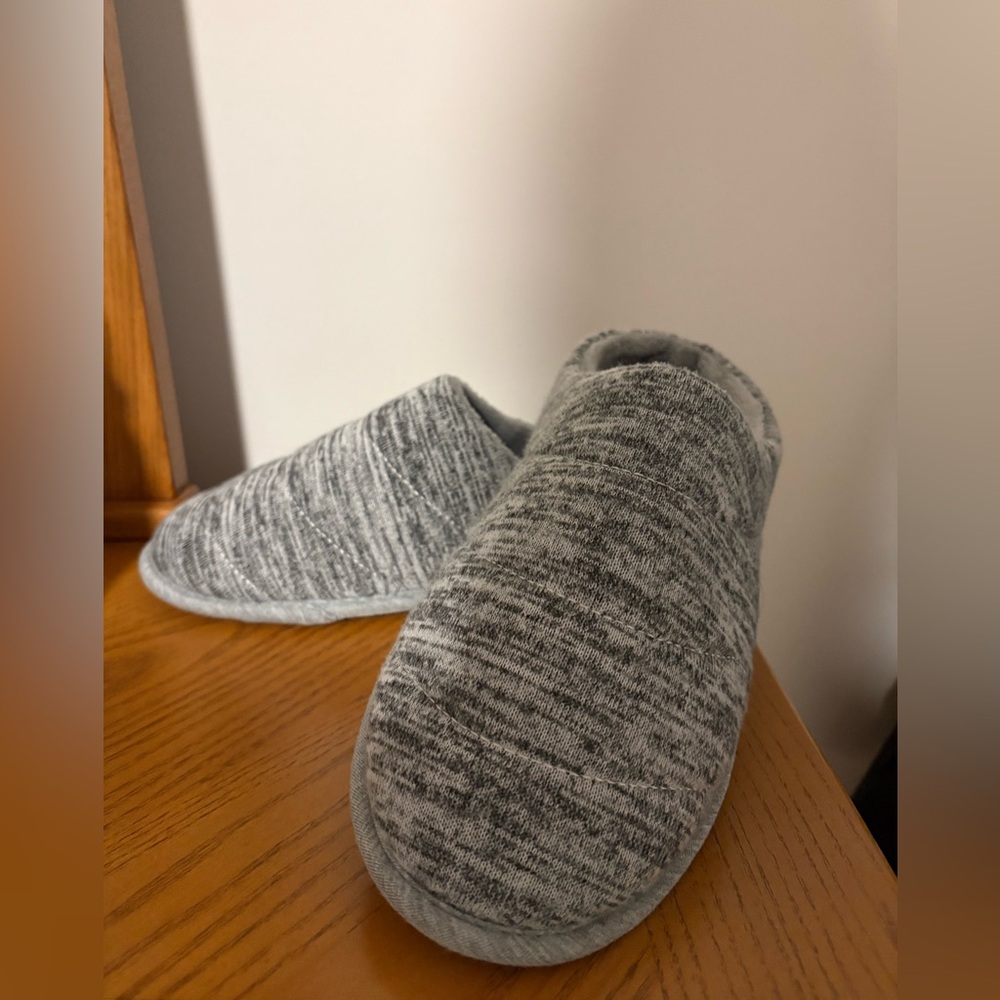 Dearfoams Gray Slippers